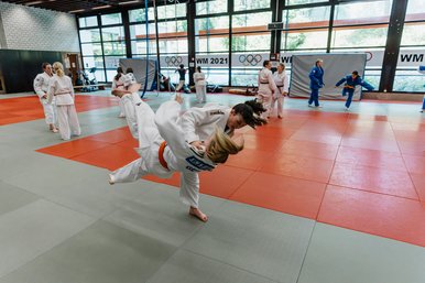 Judoka beim Training im Ippon Girls Camp.