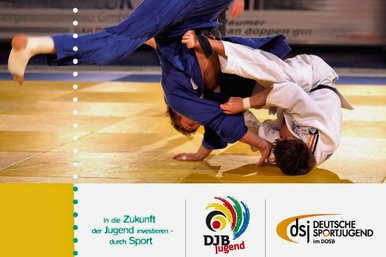 Zwei Judoka beim Training. Am unteren Rand stehen die Logos der DJB Jugend und der Deutschen Sportjugend.